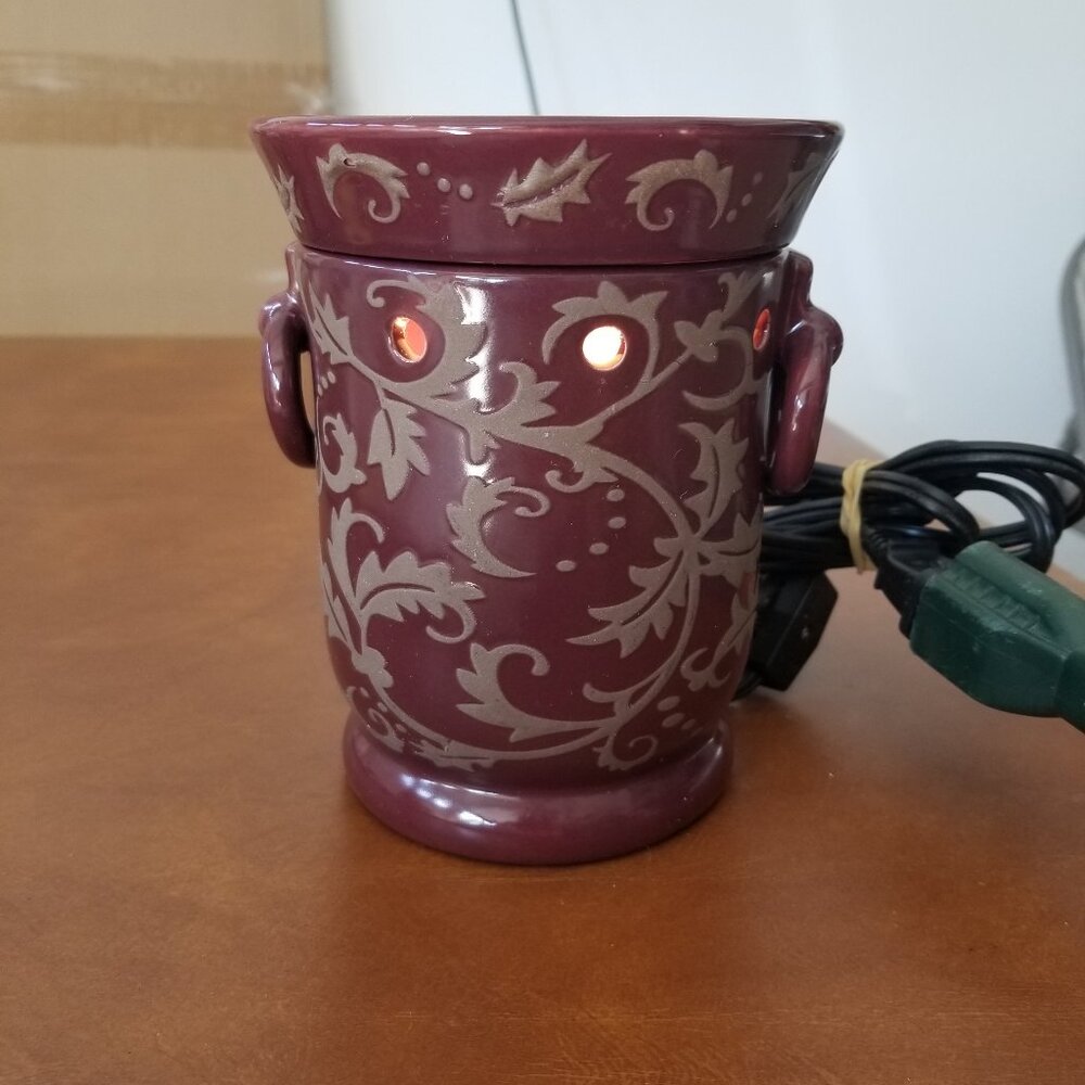 Scentsy Wax Warmer - Plum Garland - Picture 5 of 5